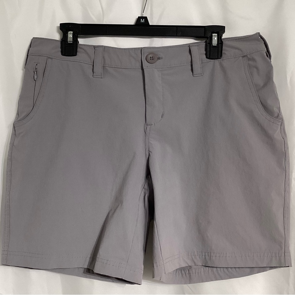 Ascend women’s hiking shorts. Size 10. Gray. Made with recycled nylon.